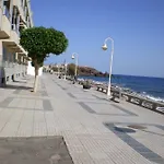 A Un Paso Del Mar