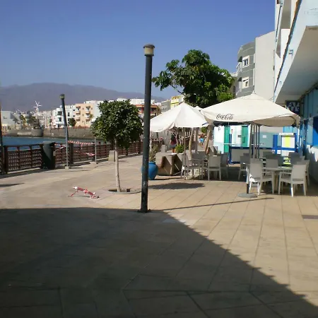 A Un Paso Del Mar Апартаменты Аринага