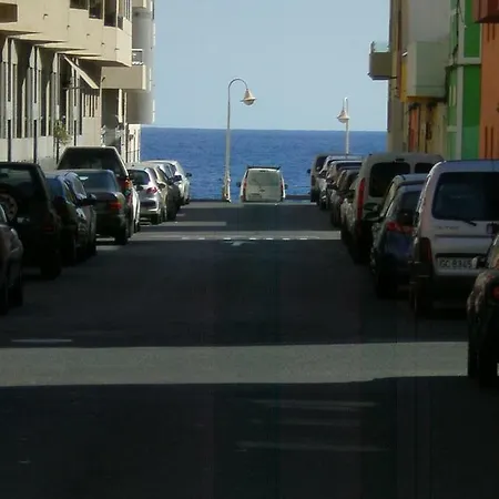 A Un Paso Del Mar *